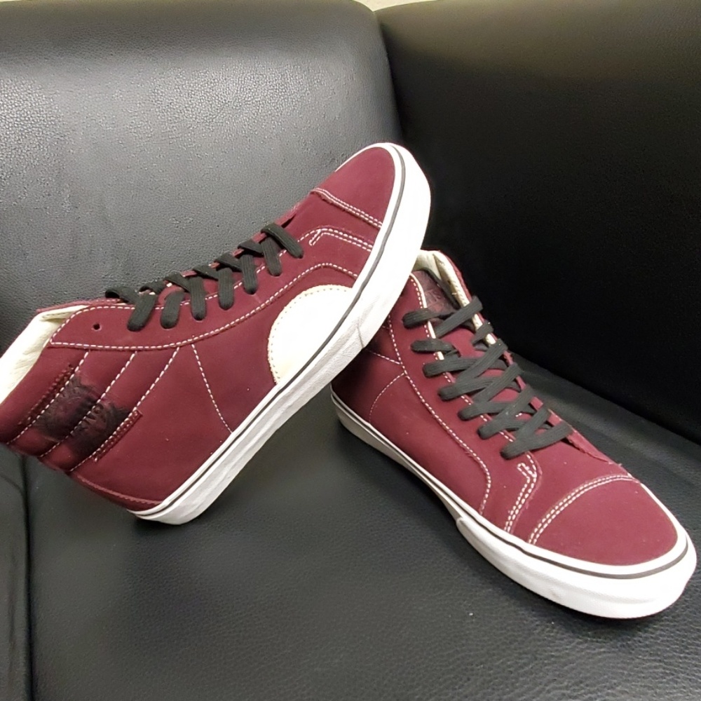 VANS SIZE 9 NEW